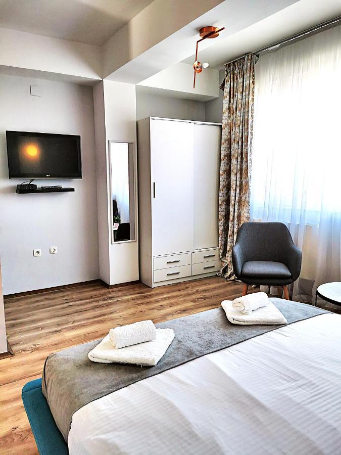 Guest Rooms Denicija Skopje Esterno foto